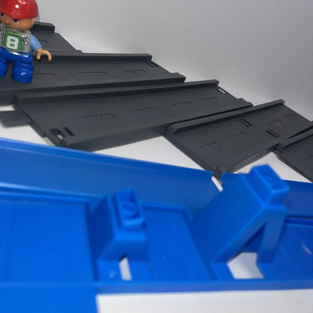 LEGO DUPLO Replacement People Figures with Tracks Street Connectable Tracks